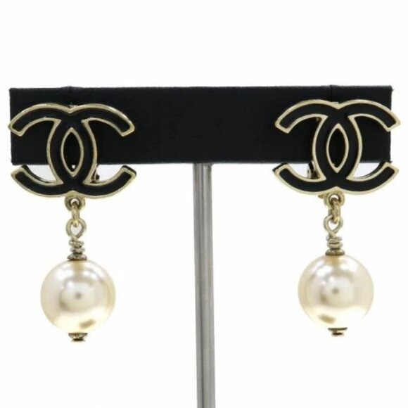 CHANEL Black CC Logos Pearl Drop Clip-On Earrings Gold Tone 06A Auth #7245 - Picture 1 of 9